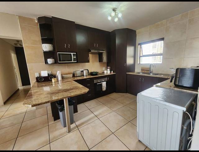 3 BEDROOM TOWNHOUSE FOR SALE IN NOORDHEUWEL